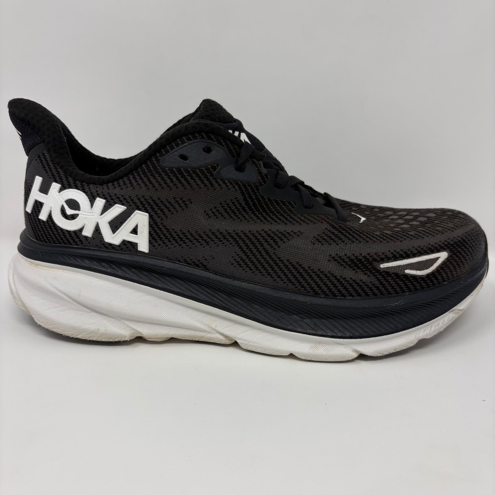 Hoka Clifton 9 Womens Size 10 Black White Athletic Running Shoes (1127896 BWHT)